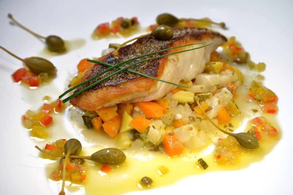 Logis Hotel - Restaurant Le Relais De Comodoliac 생-쥐니앙 외부 사진