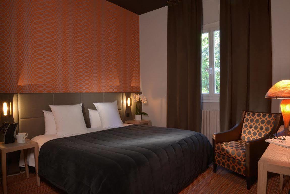 Logis Hotel - Restaurant Le Relais De Comodoliac 생-쥐니앙 외부 사진